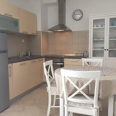 Apartment Maestral Rogač